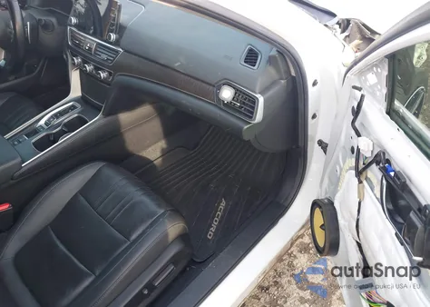 2021 Honda Accord Touring z USA, uszkodzony, nr VIN 1HGCV2F98MA001043